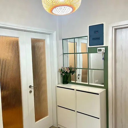 Modern 2-bedroom By Sea & Metro Апартаменты *