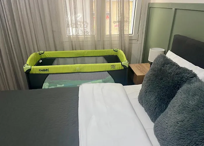 Modern 2-bedroom By Sea & Metro * Thessaloniki
