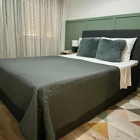Modern 2-bedroom By Sea & Metro