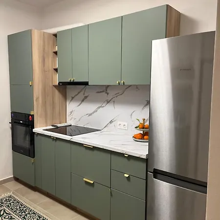 Modern 2-bedroom By Sea & Metro