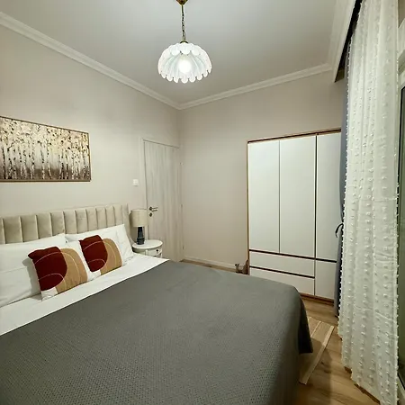 Modern 2-bedroom By Sea & Metro
