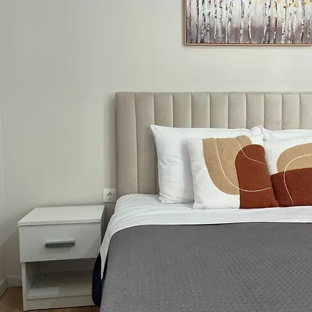 Modern 2-bedroom By Waterfront & Metro Apartmán Soluň